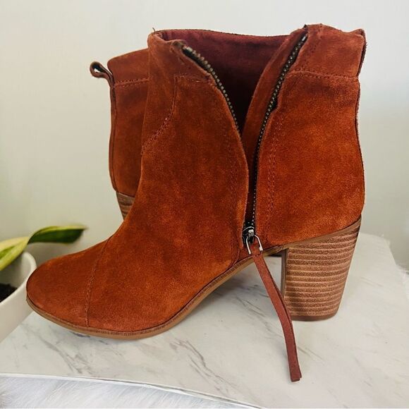TOMS Lunata Western Boho Tassel Suede Bootie Stacked Block‎ Heel, Brown Size 8.5 - Picture 12 of 17